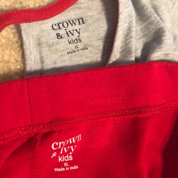 Crown and Ivy Holiday Outfit - Picture 4 of 6